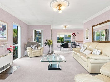 Charming two bedroom home in Tawhero's quiet haven