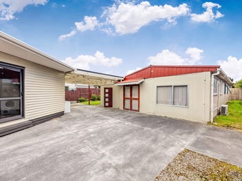 HOME & INCOME OPPORTUNITY ON 825sqm SECTION.