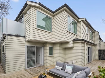 Standalone, Light, Spacious & Modern Living