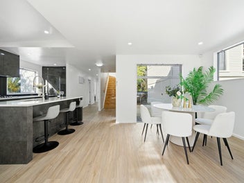 Stylish Family Living in Hauraki