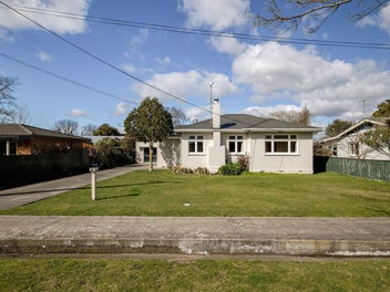 QUARTER- ACRE OPPORTUNITY