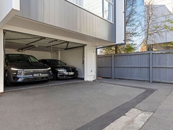 A Space for the Cars, A Place in the City