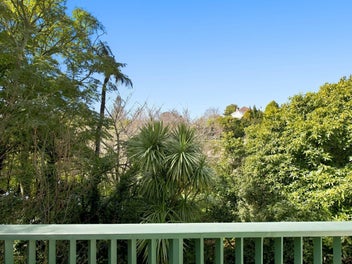CHARACTER, PRIVACY & VERSATILE LIVING OPTIONS