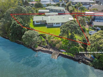 The Ultimate in Waterfront Living!