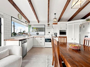 Sea Views, Space and Family Flexibility
