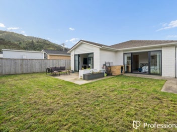Modern Manor Park Living