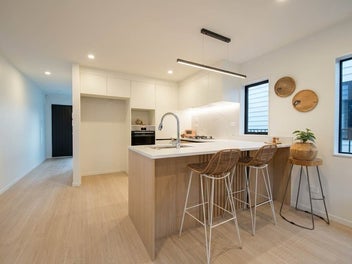 Standalone - Freehold - Top Location