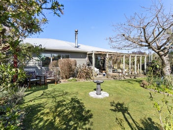 A Gardener’s Paradise – Your Own Private Oasis