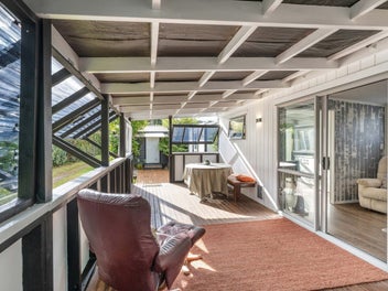 Relaxed coastal retreat