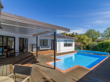 Hidden Slice of Paradise - Taradale West