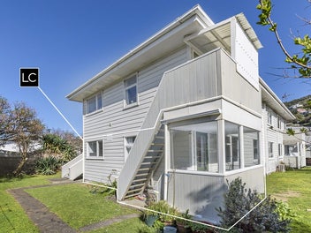 CHARMING COASTAL RETREAT - BEO $510,000