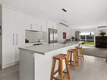 Contemporary Comfort in a Prime Location