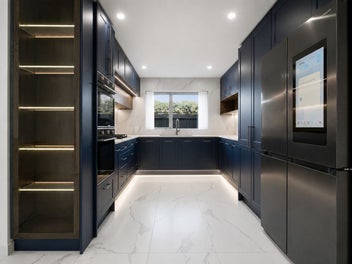 Refurbished Luxury Near The CBD