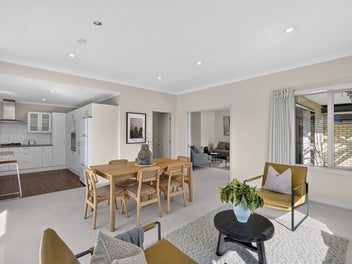 Private Family Haven on 953m2 section