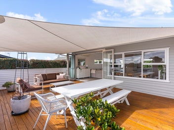 Kiwi Classic with Dual Outdoor Living