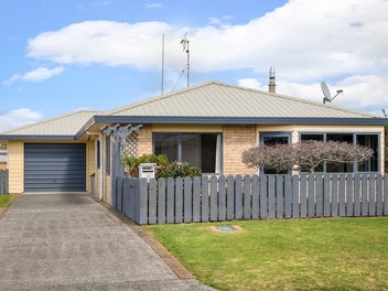 Beautiful Katikati Home — Move In Ready