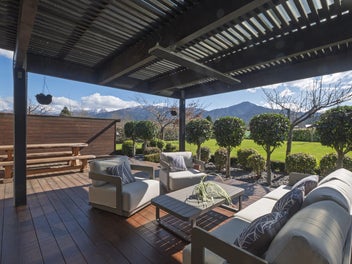 Space to Entertain & Views to Enjoy!