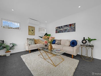 READY, SET, MOVE! - FULLY RENOVATED!