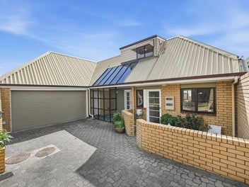 Easy living, exceptional location - DGZ