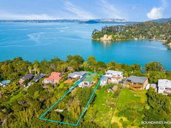PANORAMIC WIDE WATER VIEWS-EVER CHANGING!