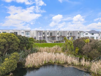 Lakeside Living in the Heart of Takanini