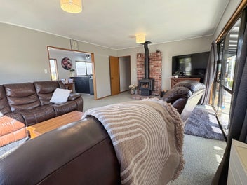 PRIVATE & PRACTICAL – ALLENTON HOME