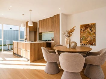 Hamptons Elegance, Double Westlake Zone