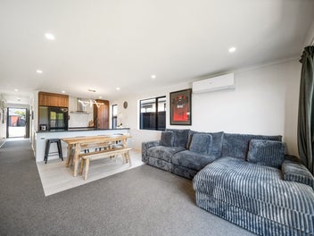 NEAR NEW & MOVE-IN READY