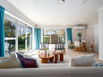 Sunny & Private Single Level Home