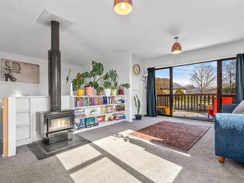Family starter or Grab your builder Priced to sell