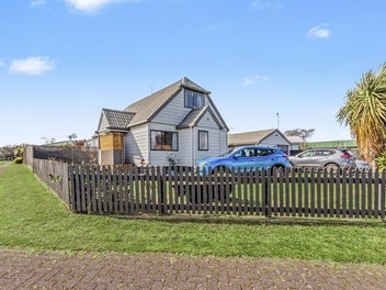 Image 1 of 18