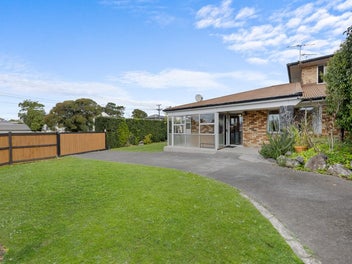 Sunny Standalone Brick Beauty - Don't Miss Out!