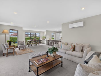 Sunny Spacious and ready to Enjoy!