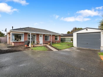 Private, Peaceful & Priced to Move!
