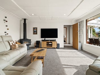 Immaculate, Spacious & Ready to Enjoy