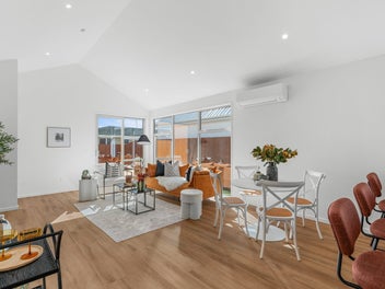 High-Spec Living, Single-Level Style