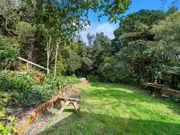 A Private Garden Hideaway with Character & Charm