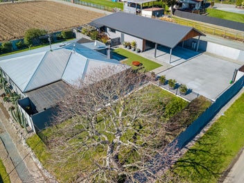 Rare opportunity – 2 dwellings in popular location