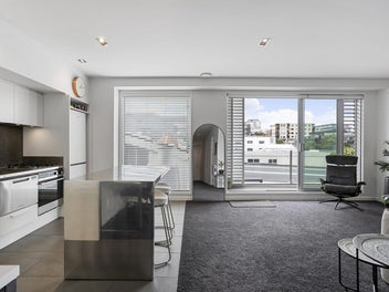 Sun, Privacy & the Best of Grey Lynn