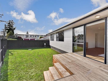 Freehold Favourite – Present All Offers