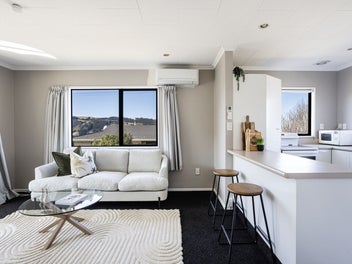 A sunny cottage to call home