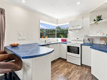Private Family Haven - Space, Security & Lifestyle