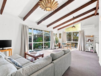 Private, Sunny & Easy-Care