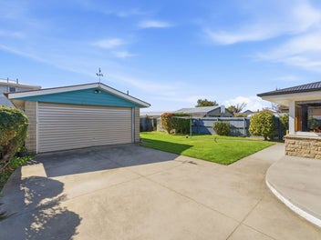 Bishopdale Family Living + A Bonus Room!