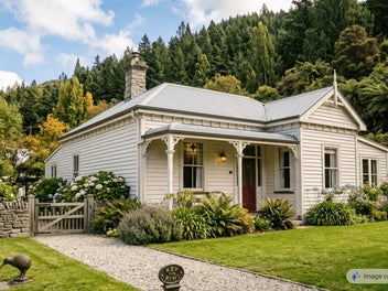 Strike gold with this heritage cottage