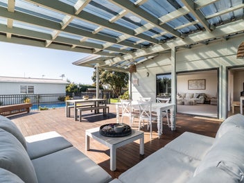 COASTAL RETREAT MEETS FAMILY LIVING