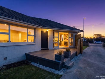 Plenty on offer for Buyers - Must be Sold!!