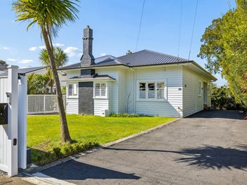 1,022m²! Prestige! Prized DGZ Location!