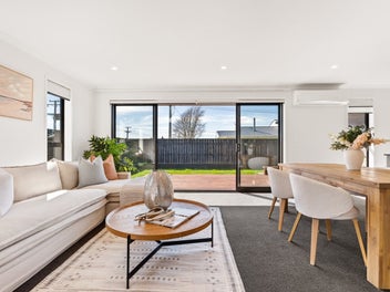 Modern elegance in Highlands Park