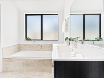 Modern elegance in Highlands Park